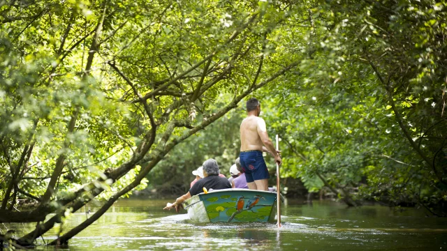 Batelier du Courant d'Huchet au départ du Lac de Léon | Côte Landes Nature