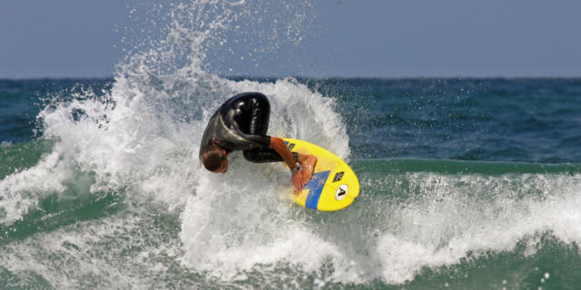 Surfer à Saint Girons Plage | Côte Landes Nature