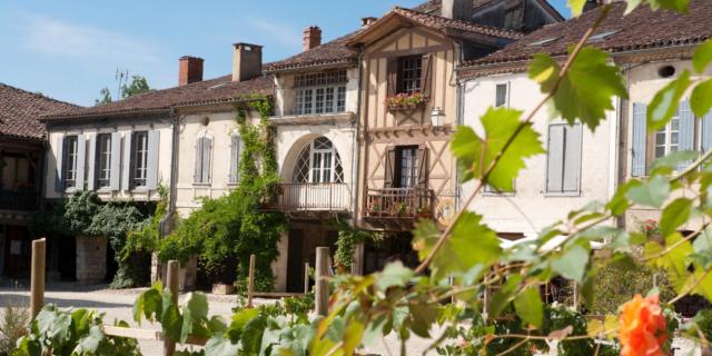 Landes D'armagnac Labastide D'armagnac Détails Maisons à Arcades