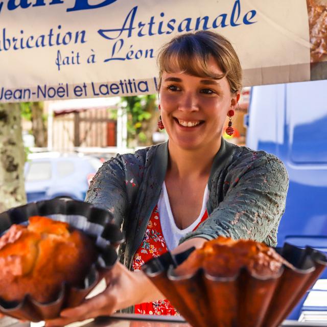 Sur le marché de Léon, des pâtisseries locales de fabrication artisanale