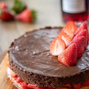 Entremet Floc de Gascogne, Chocolat et Fraises | Côte Landes Nature Tourisme